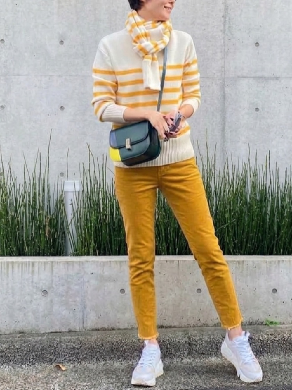 Free People skinny corduroy pants size 24 mustard yellow